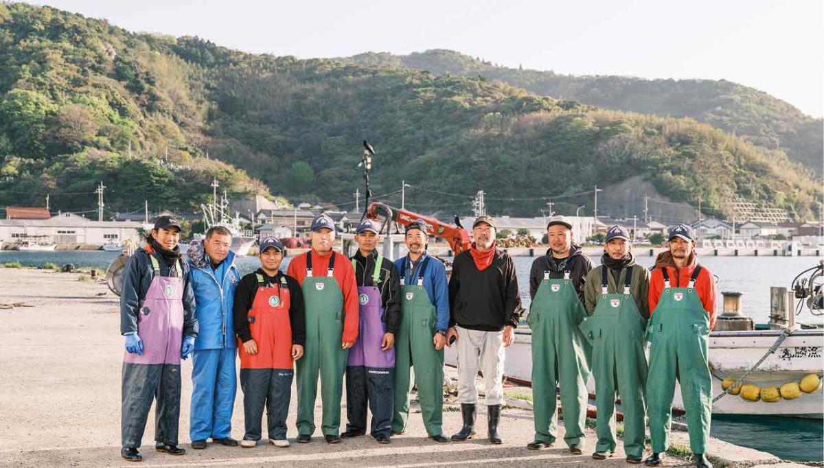 仲間たちとの集合写真